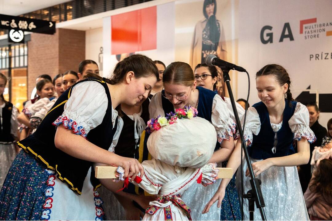 FOTO: Vynášanie Moreny v Nitre v roku 2023, foto 1