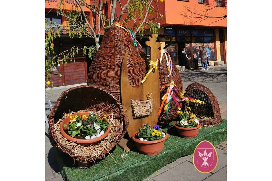 FOTO: Veľkonočná výzdoba v obciach a mestách Nitrianskeho kraja, foto 2