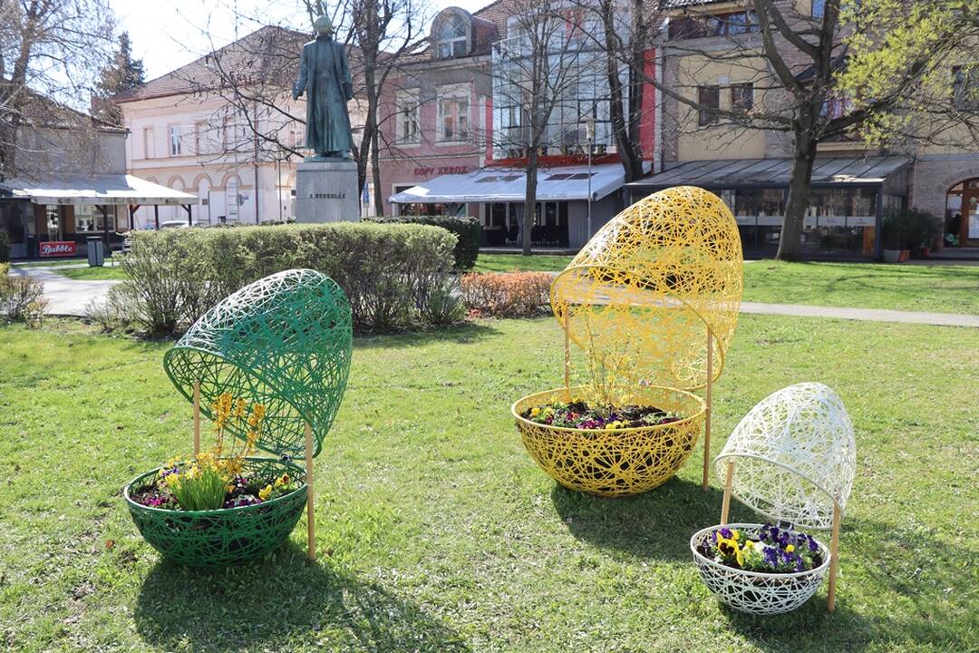 FOTO: Veľkonočná výzdoba v obciach a mestách Nitrianskeho kraja, foto 8