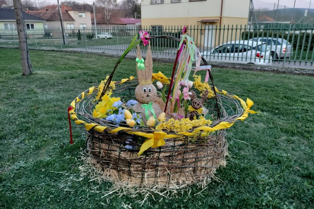 FOTO: Veľkonočná výzdoba v obciach a mestách Nitrianskeho kraja, foto 13