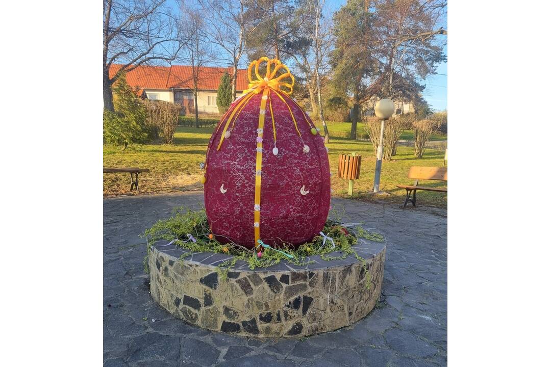 FOTO: Veľkonočná výzdoba v obciach a mestách Nitrianskeho kraja, foto 15