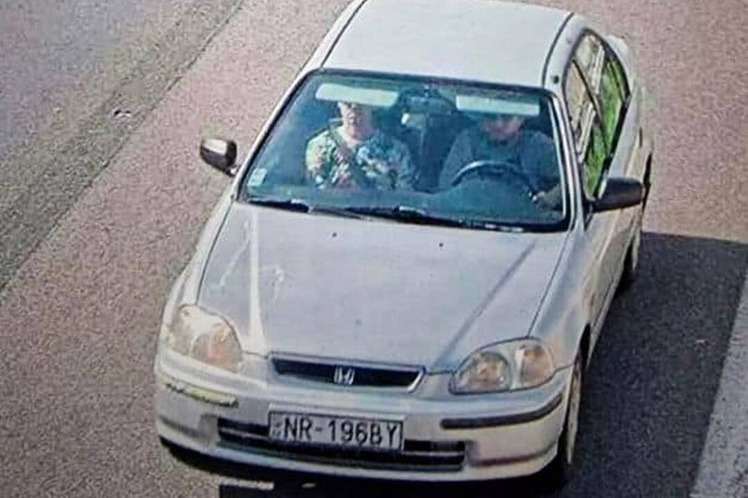 FOTO: Z obci Maňa niekto ukradol auto, no našlo sa vďaka skupine HAKA, foto 3