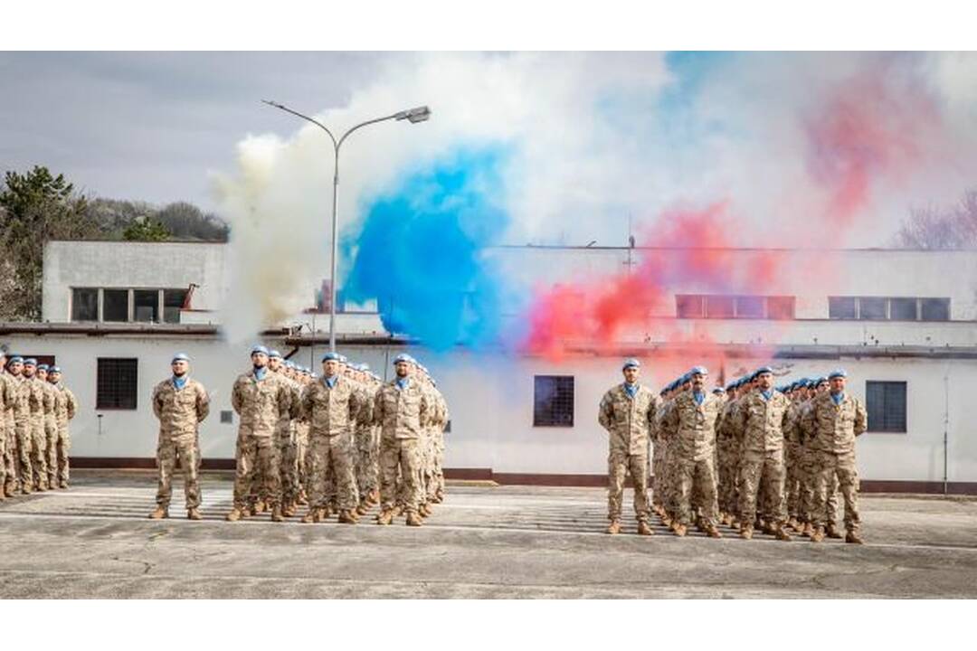 FOTO: Vojaci 12. mechanizovaného prápora v Nitre odchádzajú na Cyprus, foto 1