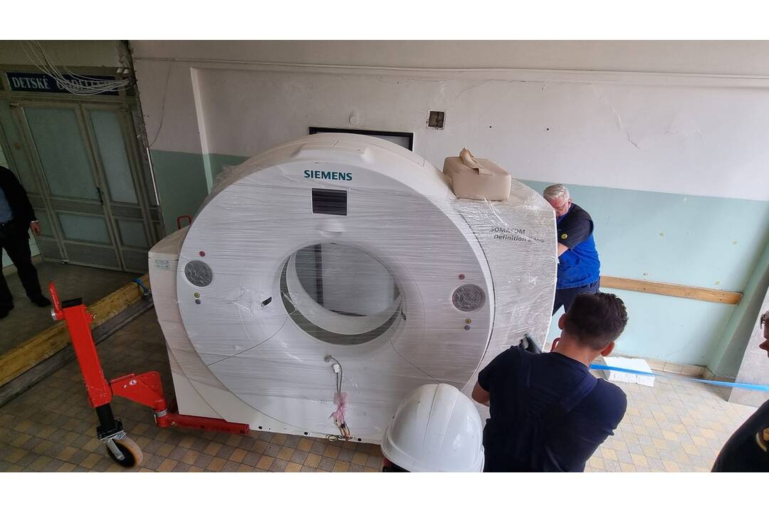 FOTO: Poliklinika NSK Šaľa má nový CT prístroj, foto 1