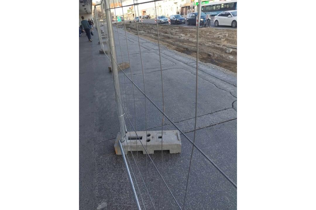 FOTO: Odštartovali práce pred bývalým Priorom v Nitre, priestor dostane novú podobu, foto 8