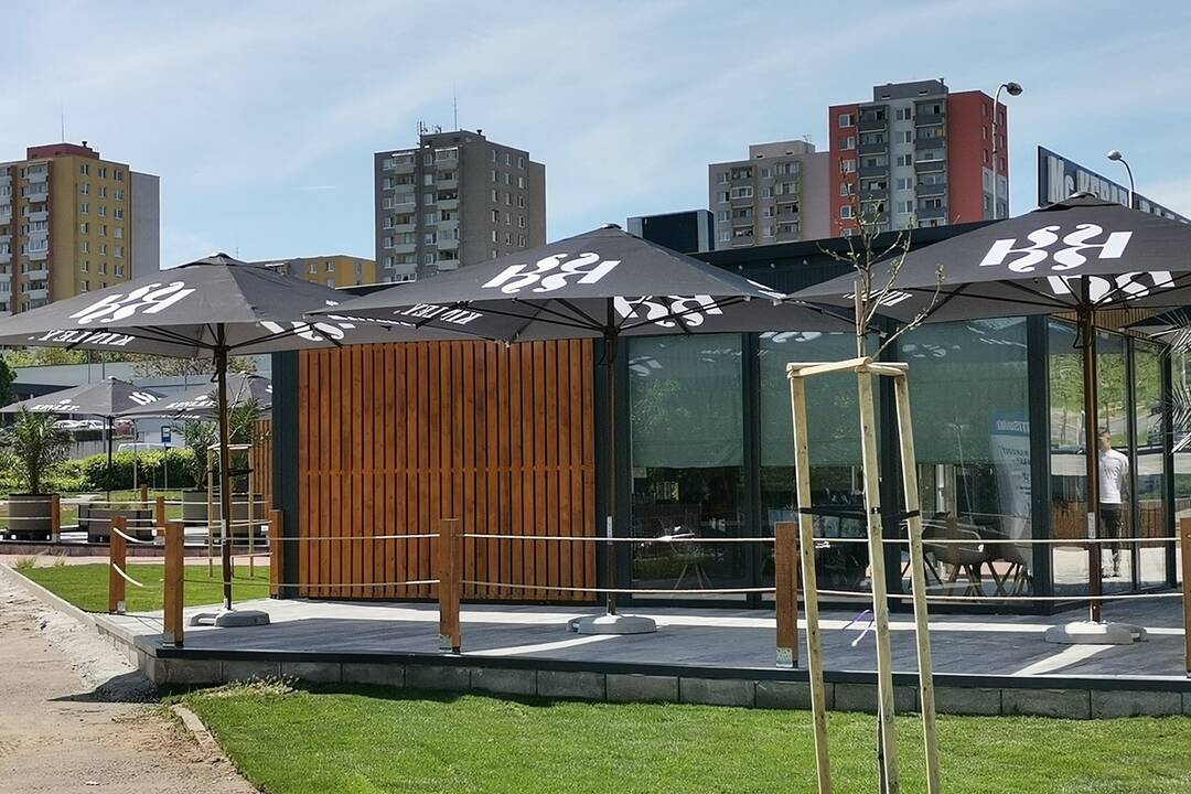 FOTO: Na Klokočine otvoria stánky so zmrzlinou aj kebabom, foto 1