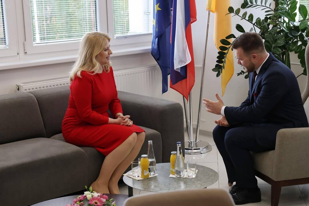 FOTO: Prezidentka Čaputová zavítala počas rozlúčkovej návštevy do Vrábeľ, Klasova a Topoľčianok, foto 2