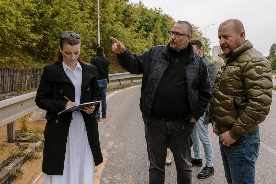 FOTO: Na sídlisku Klokočina v Nitre sa zosunul svah, foto 8