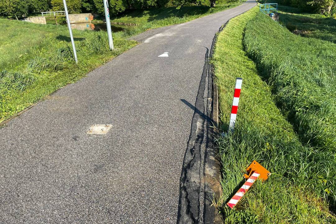FOTO: Cyklotrasy v Nitrianskom kraji opakovane ničia vandali , foto 5