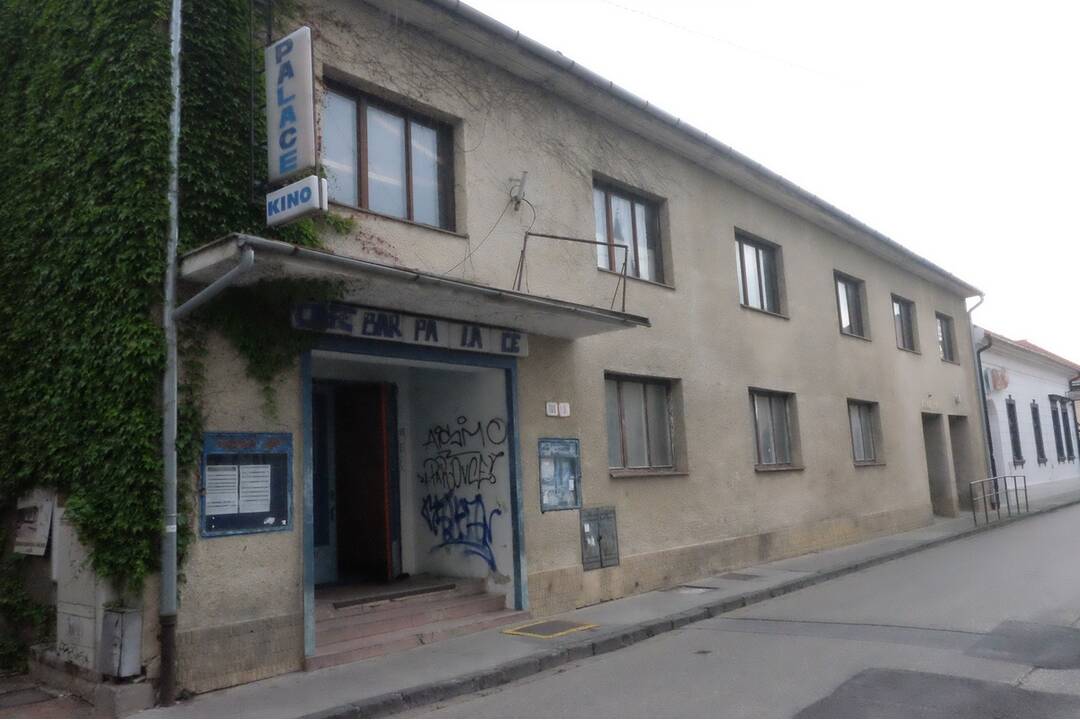 FOTO: Takto prebiehala rekonštrukcia Kina Palace Nitra a bývalých kasární , foto 1