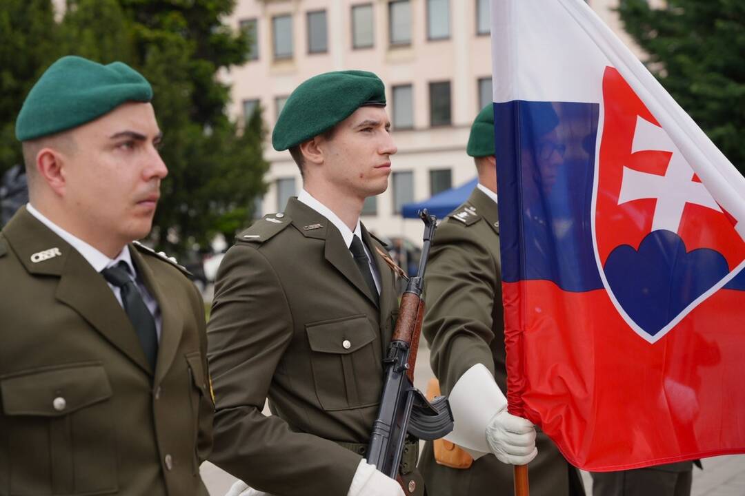 FOTO: V Nitre si pripomenuli Deň víťazstva nad fašizmom , foto 5