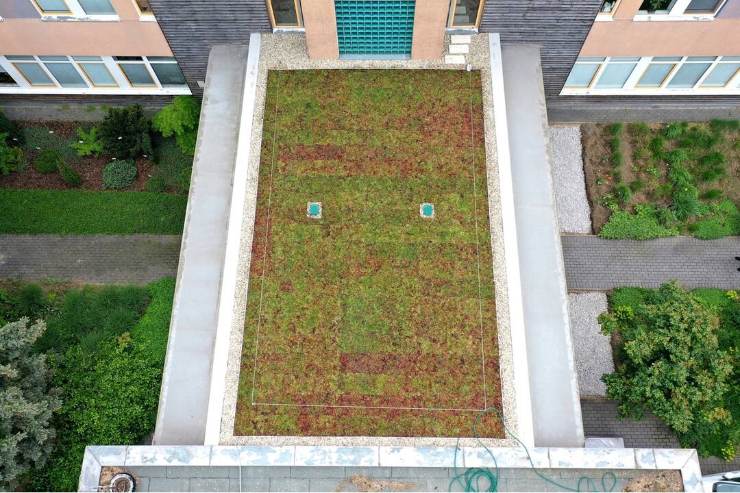 FOTO: Fakulta záhradníctva a krajinného inžinierstva SPU v Nitre má zelenú strechu, foto 3