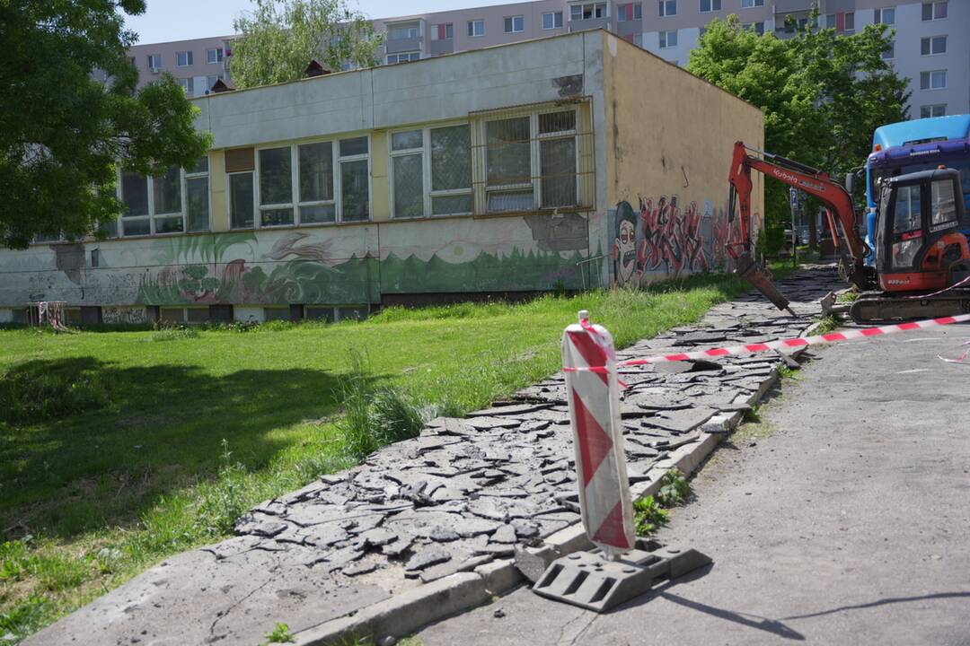 FOTO: Na Klokočine v Nitre vzniknú nové parkovacie miesta. Práce už začali, foto 6