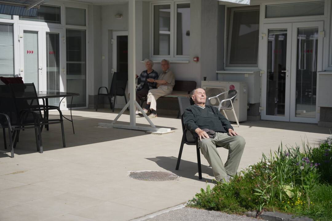 FOTO: Seniori na Zobore budú mať vynovené kúpeľne aj širšie dvere, foto 3