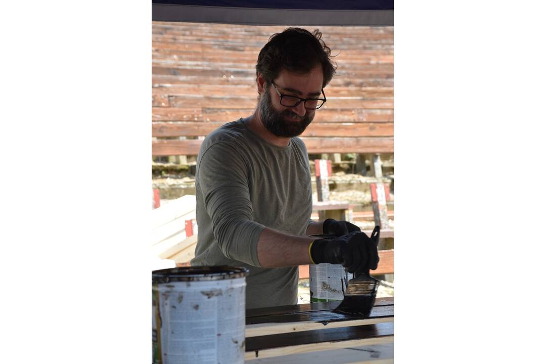 FOTO: Dobrovoľníci prišli opraviť amfiteáter v Nitre, foto 6