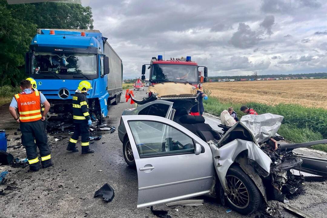 FOTO: Pri nehode v Rajčanoch vyhasol život 35-ročného vodiča, foto 2