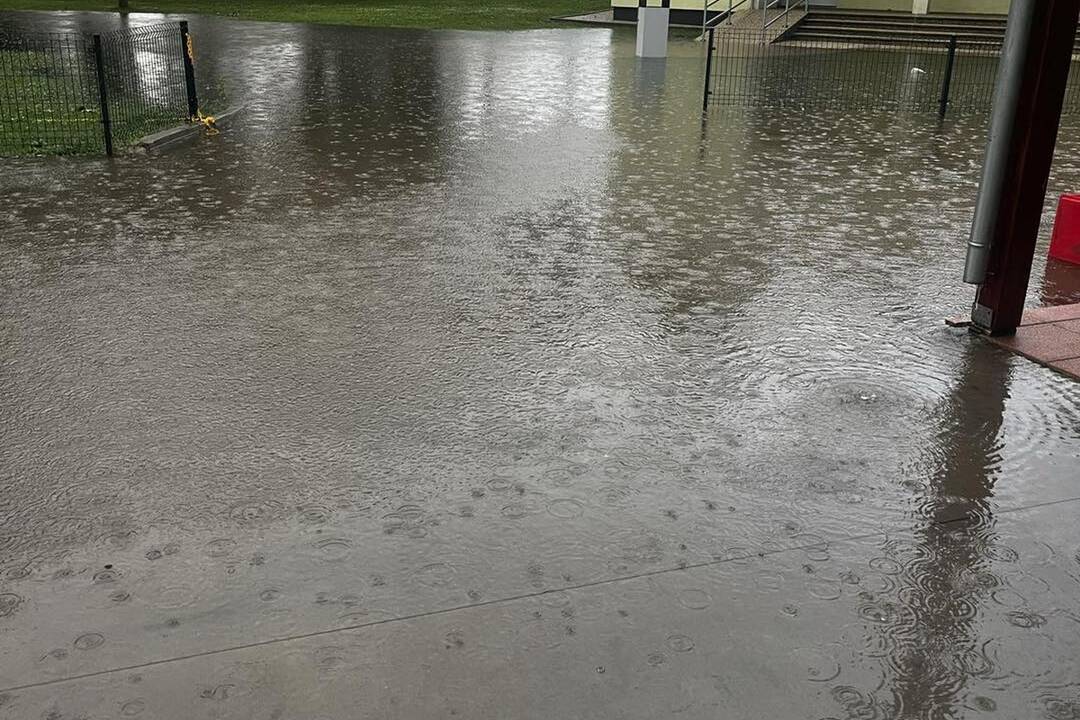 FOTO: Termálne kúpalisko Štrand Nové Zámky zasiahla silná búrka a spôsobila nemalé škody, foto 4