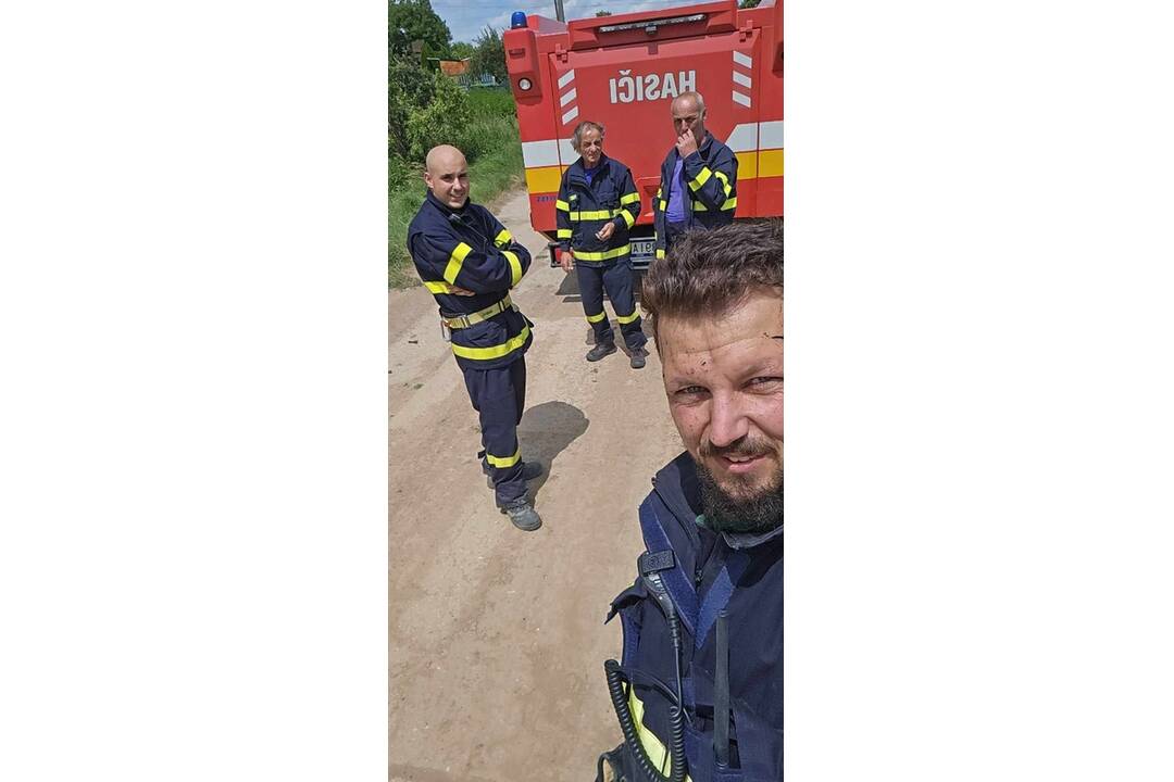 FOTO: Požiar pšeničného poľa v obci Pozba 2. júla, foto 4