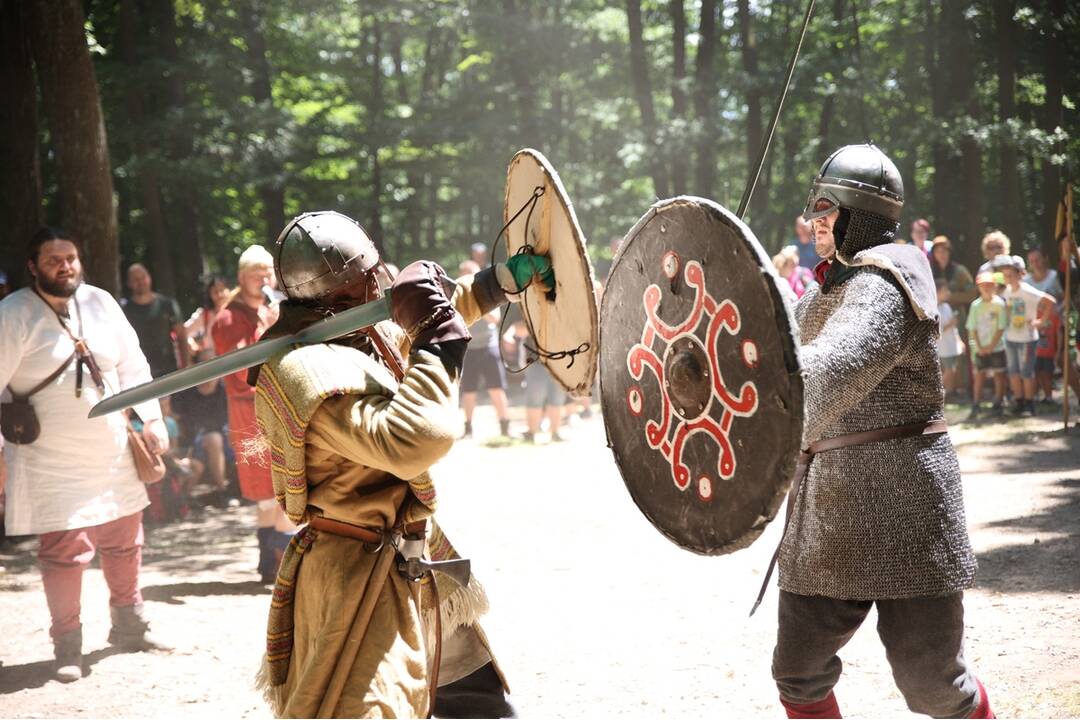 FOTO: Takto to vyzerá na Cyrilometodských slávnostiach na hradisku Valy v Bojnej , foto 3