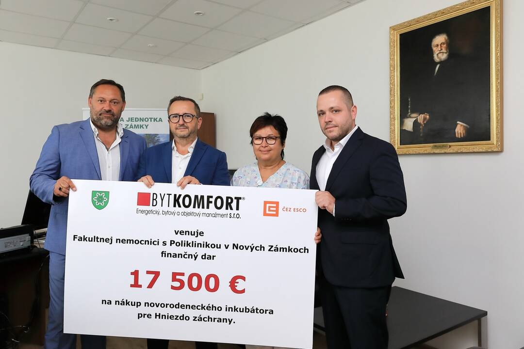 FOTO: Nemocnica v Nových Zámkoch bude môcť zakúpiť nový inkubátor do Hniezda záchrany, foto 1