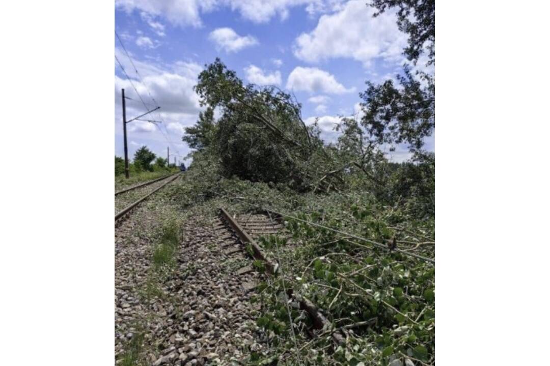 FOTO: Následky silnej búrky 12. júla na južnom Slovensku, foto 7