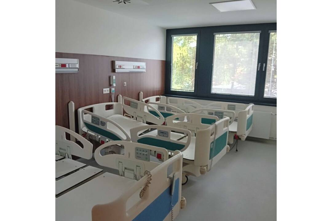 FOTO: Levická nemocnica prechádza veľkou rekonštrukciou, slúži viac než 112-tisíc obyvateľom, foto 3