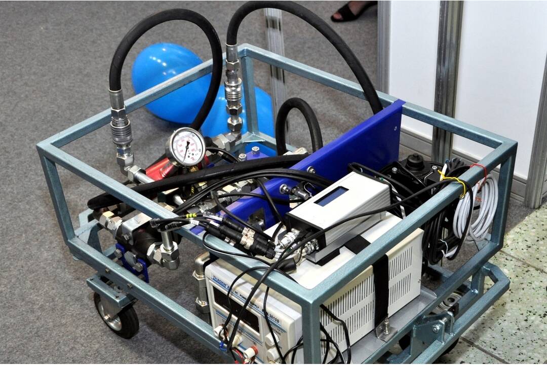 FOTO: technická fakulta SPU v Nitre získala cenu Zlatý kosák za inovatívny prístroj, foto 2