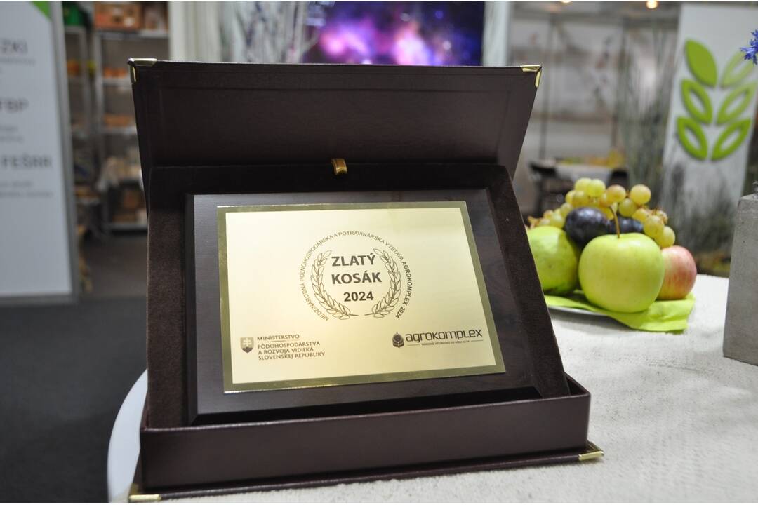 FOTO: technická fakulta SPU v Nitre získala cenu Zlatý kosák za inovatívny prístroj, foto 5