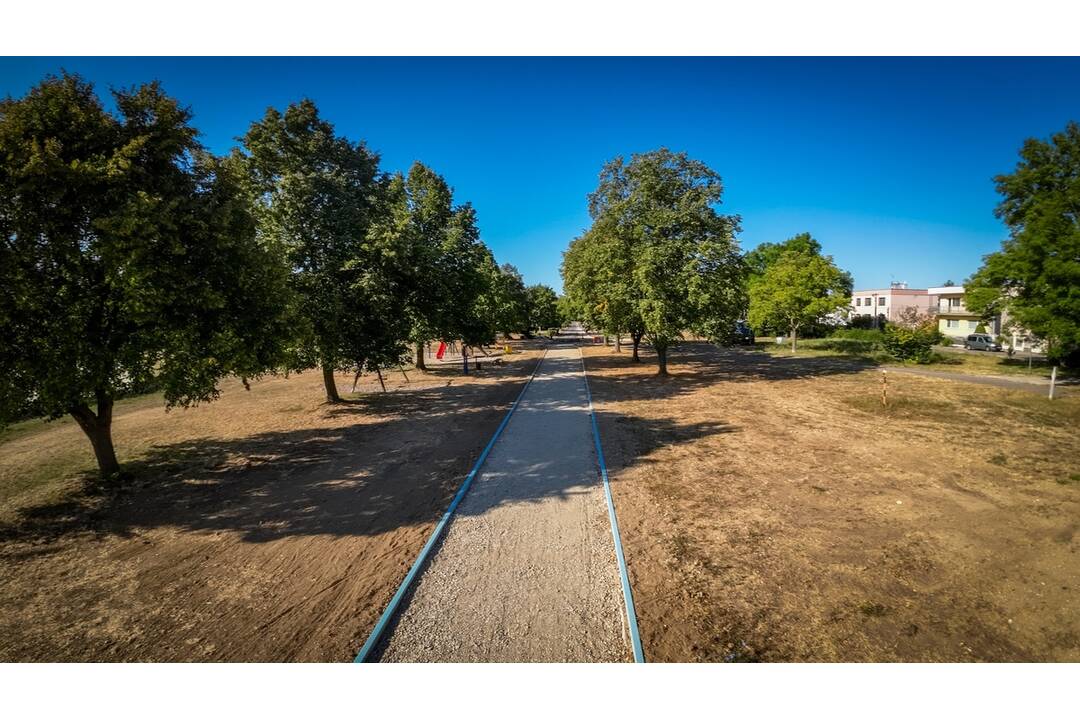 FOTO: V Topoľčanoch stavajú novú cyklotrasu, pohyb v týchto miestach bude obmedzený, foto 2