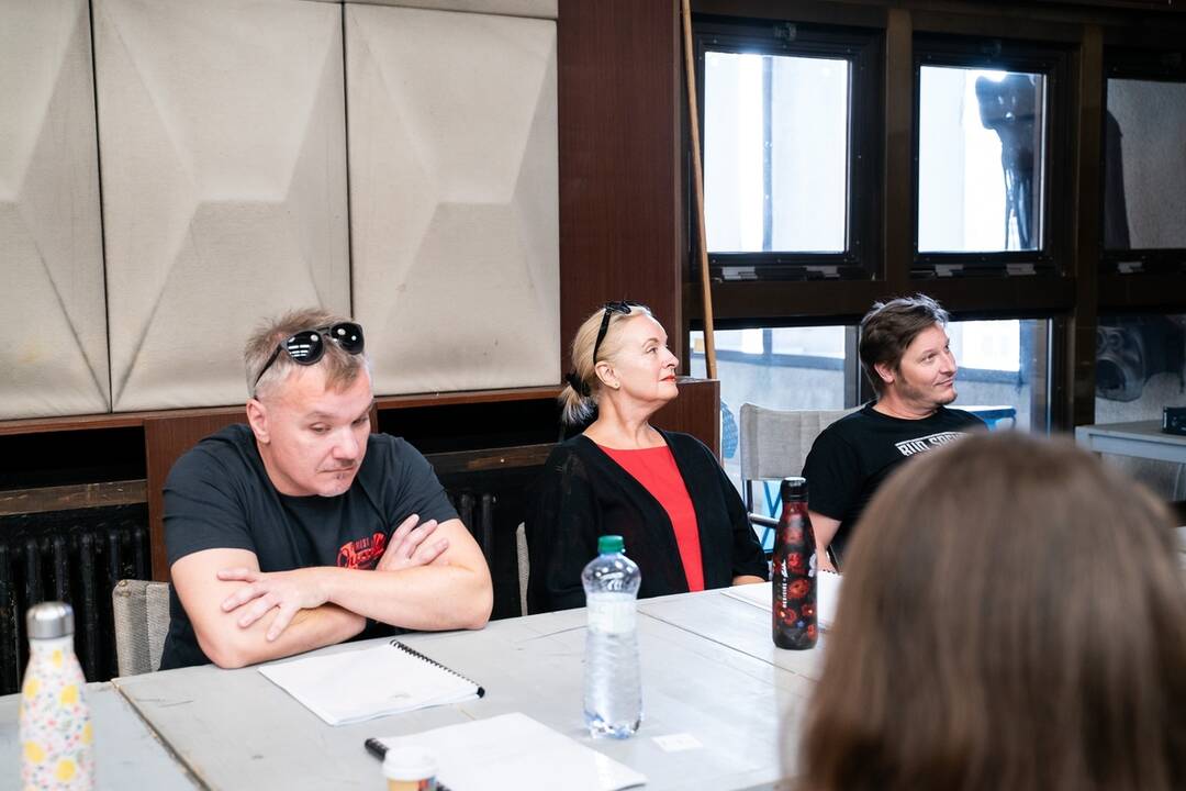 FOTO: Ako vyzerala prvá čítacia skúška muzikálu Na skle maľované? DAB v Nitre ho odpremiéruje už v novembri, foto 1