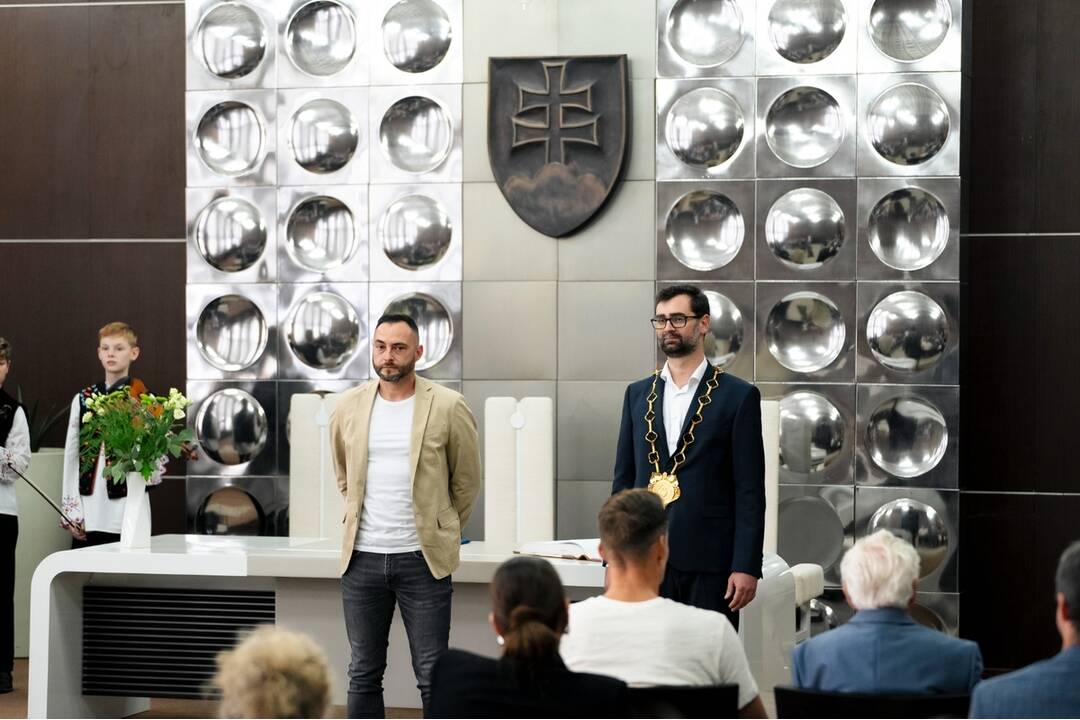 FOTO: Primátor Nitry ocenil 5 významných osobností mesta, na radnici im odovzdal ocenenia, foto 1