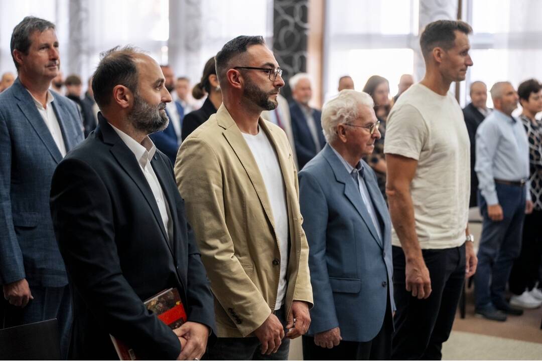 FOTO: Primátor Nitry ocenil 5 významných osobností mesta, na radnici im odovzdal ocenenia, foto 3