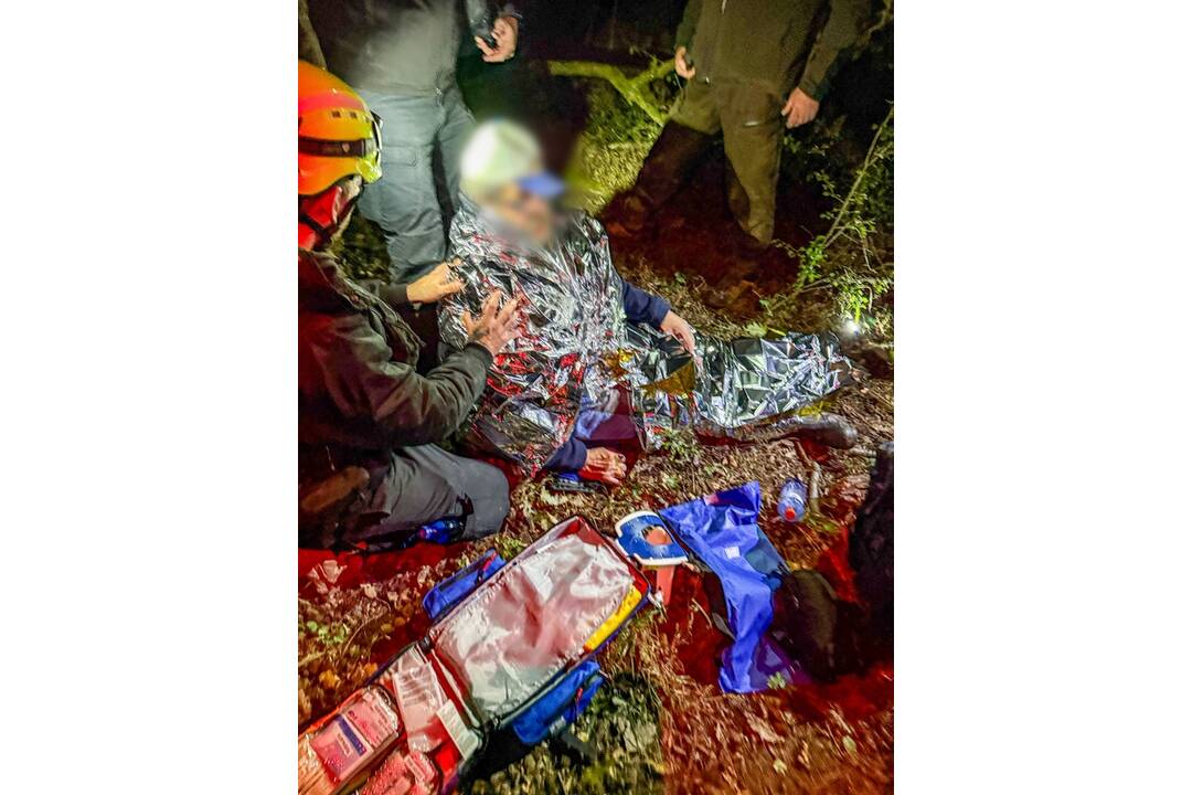 FOTO: Pátracia akcia po stratenom hubárovi v okrese Nitra mala šťastný koniec, foto 8