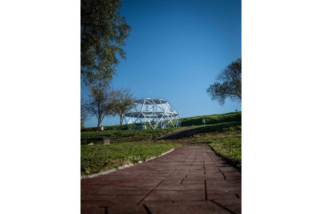 FOTO: Nový environmentálny priestor vo Veľkých Bedzanoch vyzerá ako z budúcnosti, foto 12