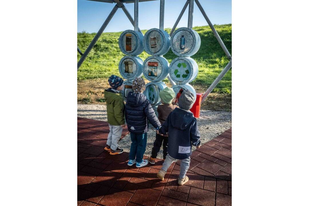 FOTO: Nový environmentálny priestor vo Veľkých Bedzanoch vyzerá ako z budúcnosti, foto 13