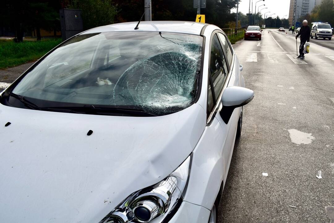 FOTO: Dopravná nehoda v Leviciach si vyžiadala život 66-ročnej chodkyne, foto 2