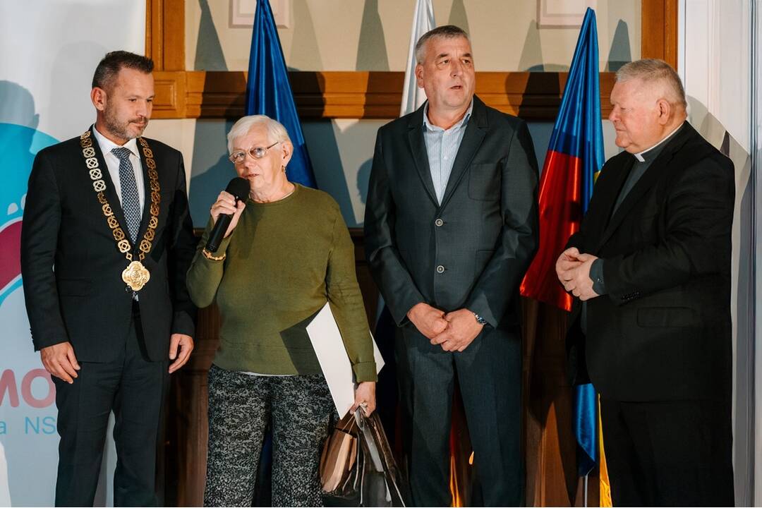 FOTO: Odovzdávanie darov humanitárnej pomoci Nadácie POMOC, foto 3