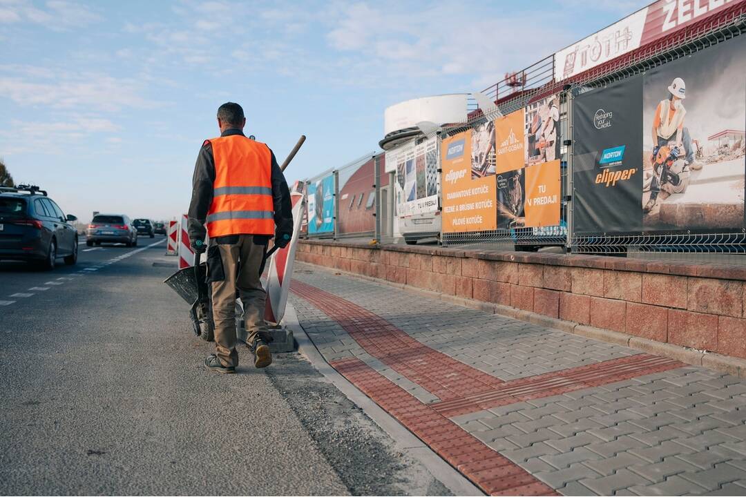 FOTO: Priechod pre chodcov na frekventovanej Cabajskej ceste v Nitre, foto 4