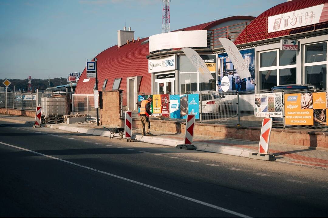 FOTO: Priechod pre chodcov na frekventovanej Cabajskej ceste v Nitre, foto 2