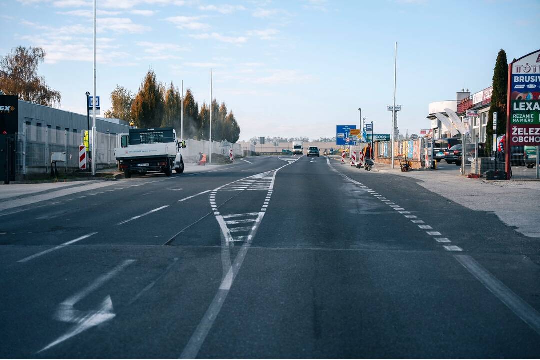 FOTO: Priechod pre chodcov na frekventovanej Cabajskej ceste v Nitre, foto 7