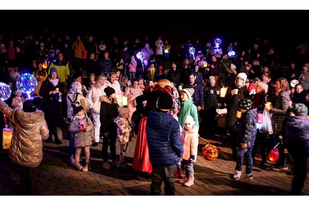 FOTO: Lampiónový sprievod v Topoľčanoch, foto 4