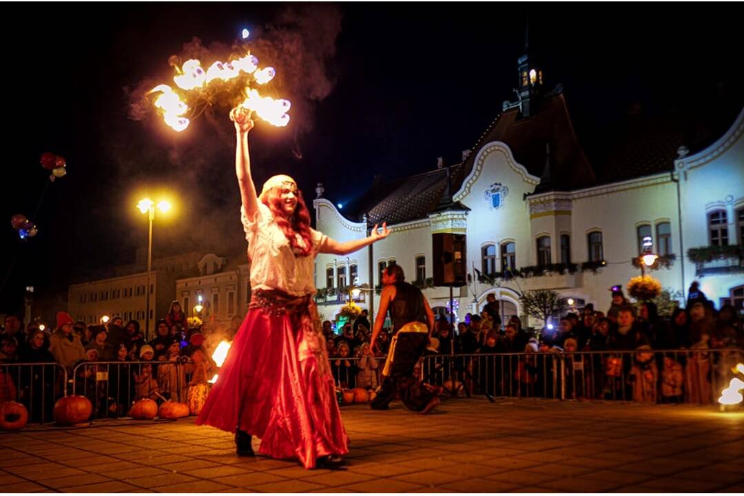 FOTO: Lampiónový sprievod v Topoľčanoch, foto 2