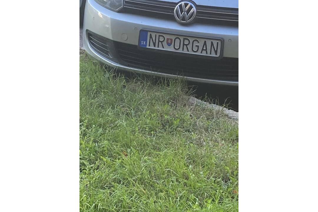 FOTO: Vtipné ŠPZ-ky v uliciach Nitry bavia internet, foto 6