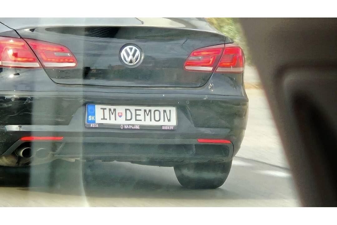 FOTO: Vtipné ŠPZ-ky v uliciach Nitry bavia internet, foto 10