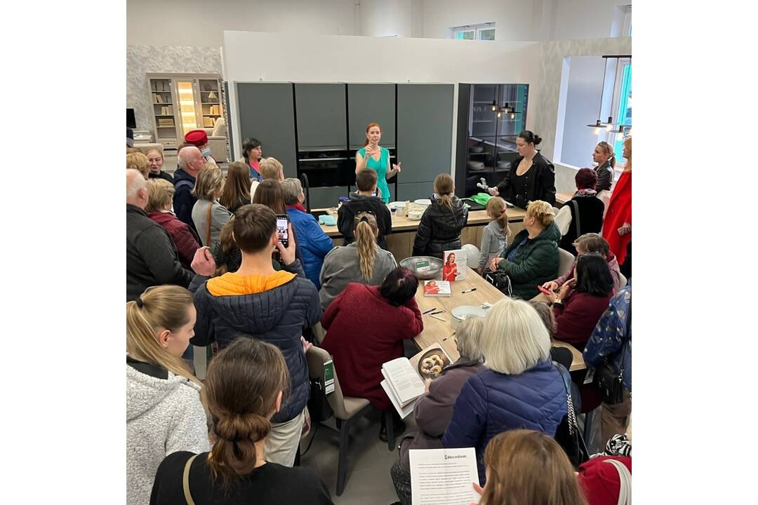 FOTO: Decodom otvoril v rodných Topoľčanoch novú a modernú predajňu, foto 4