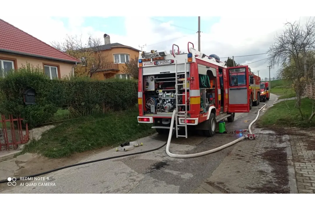 FOTO: Požiar strechy domu v Hornej Kráľovej , foto 3
