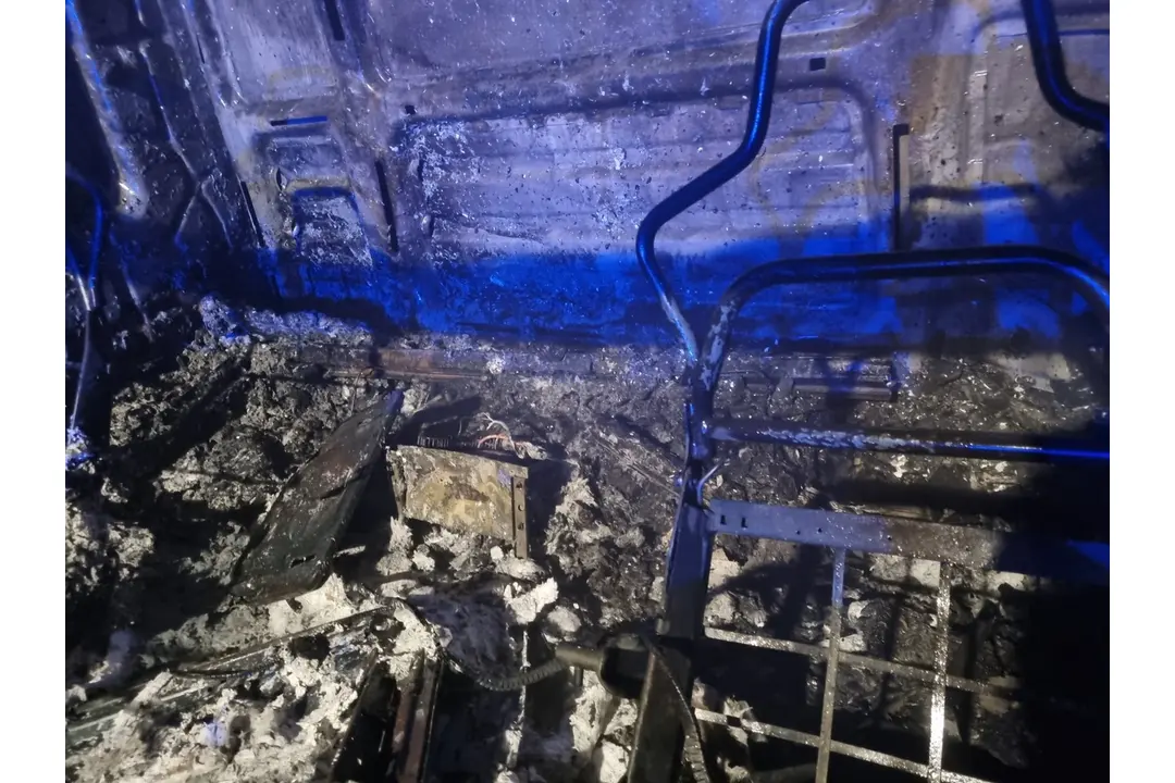 FOTO: Požiar kamiónu s návesom v Hontianskej Vrbici, foto 4