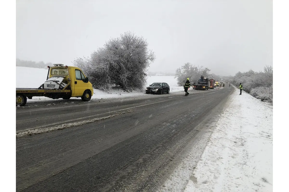 FOTO: Dopravné nehody na Zlatomoraveckej ceste smerom do Nitry, foto 2