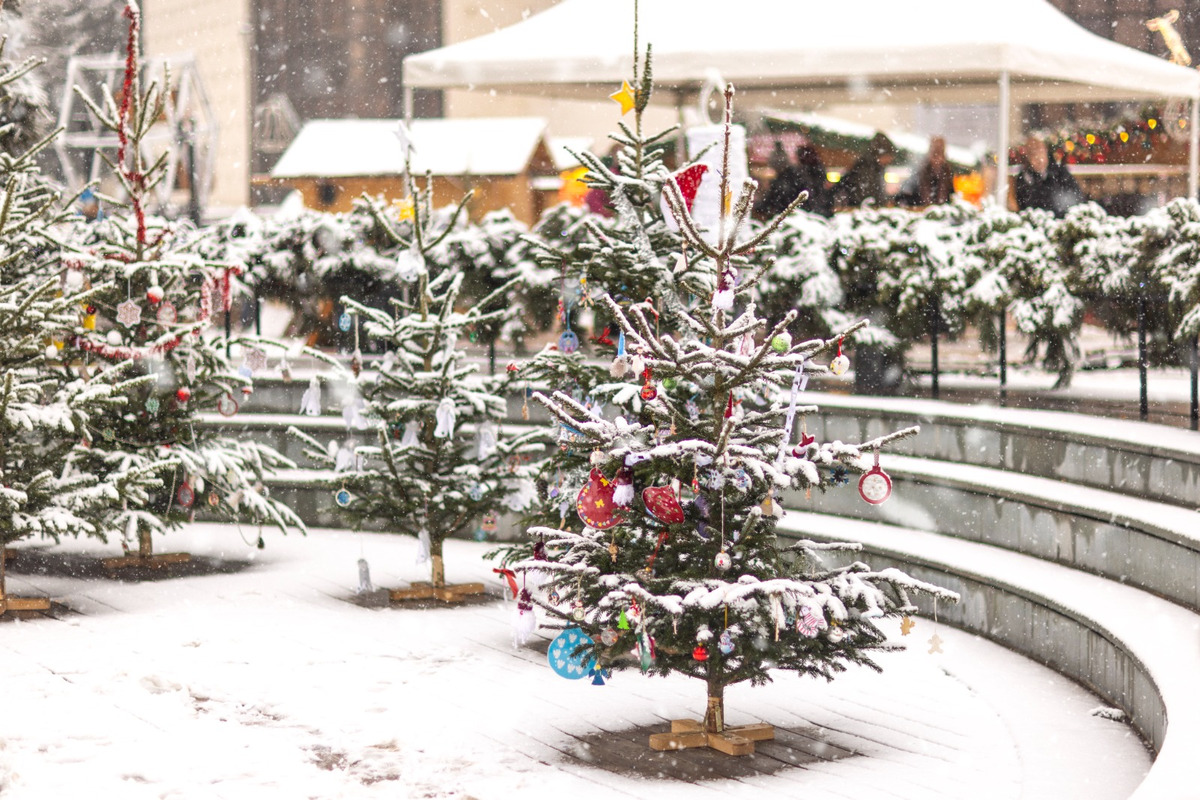 FOTO: Zasnežené vianočné mestečko v Nitre zachytené na fotografiách, foto 2