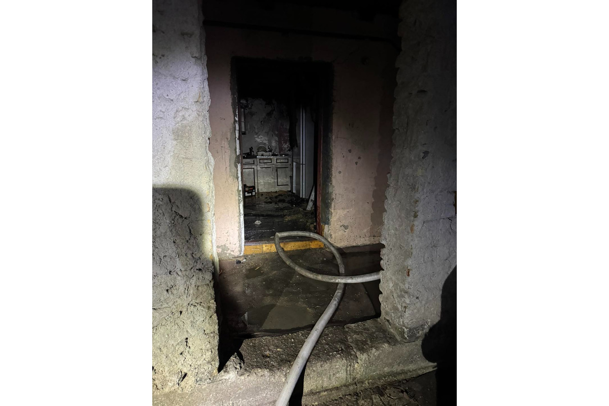 FOTO: V obci Bánov zhorela na Vianoce strecha rodinného domu, foto 6